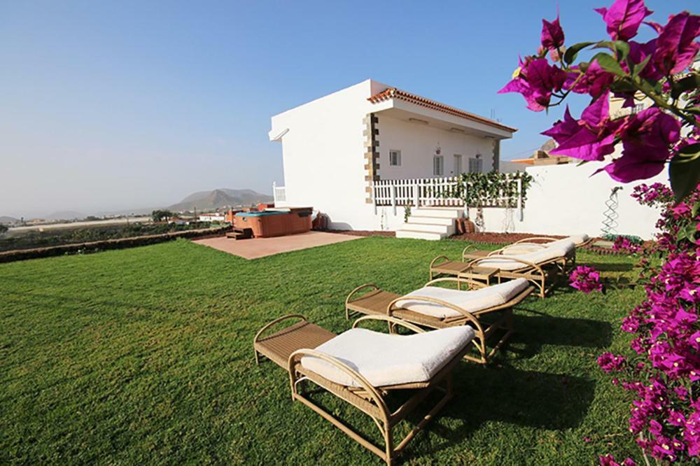 ארונה Villa Albe, Jacuzzi Con Vistas Al Mar מראה חיצוני תמונה